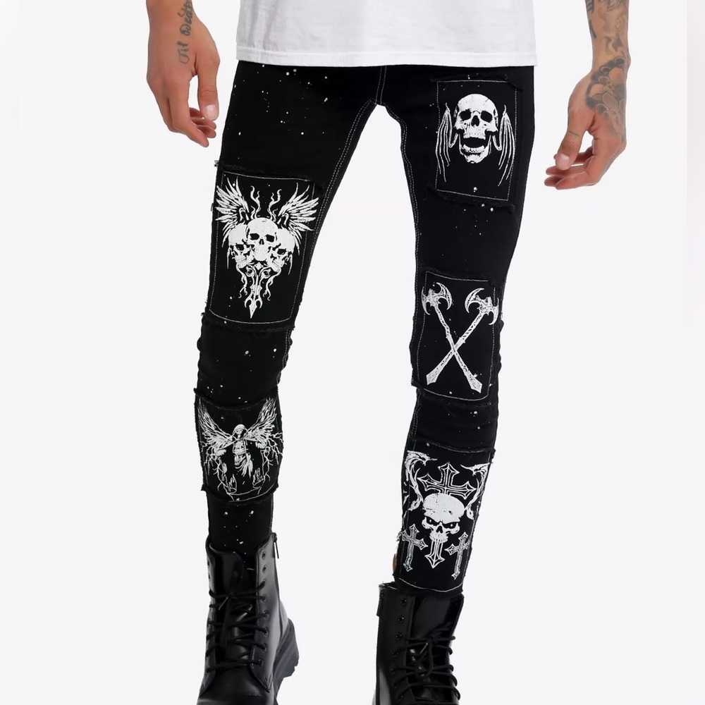 Black Skull Weapon‎ Patches Stinger Jeans Hot Topic